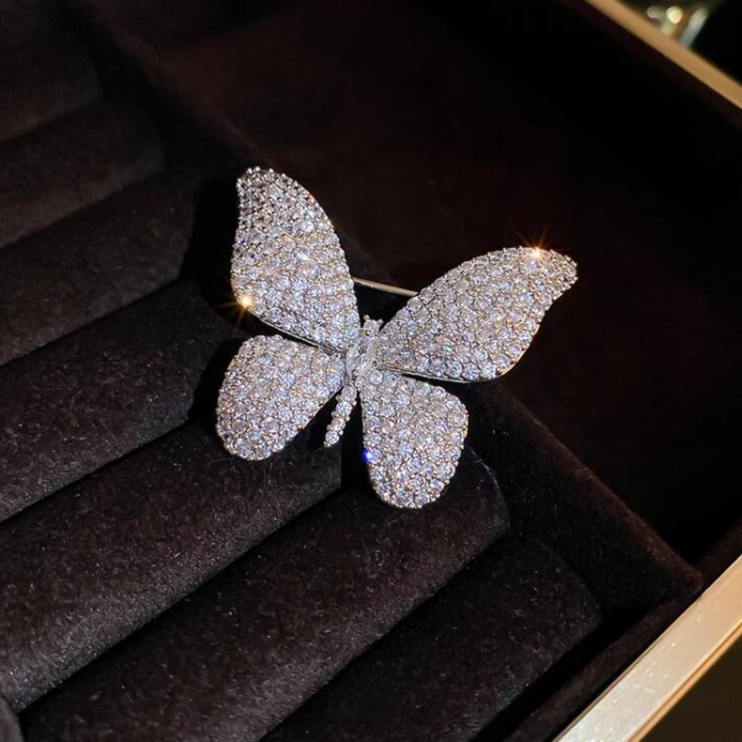 High End Women'S Formal Wear - 女性用の新しいフルダイヤモンドの超輝き蝶ブローチ、フォーマルウェアに適した多用途で高級なアクセサリー、エレガントで洗練された