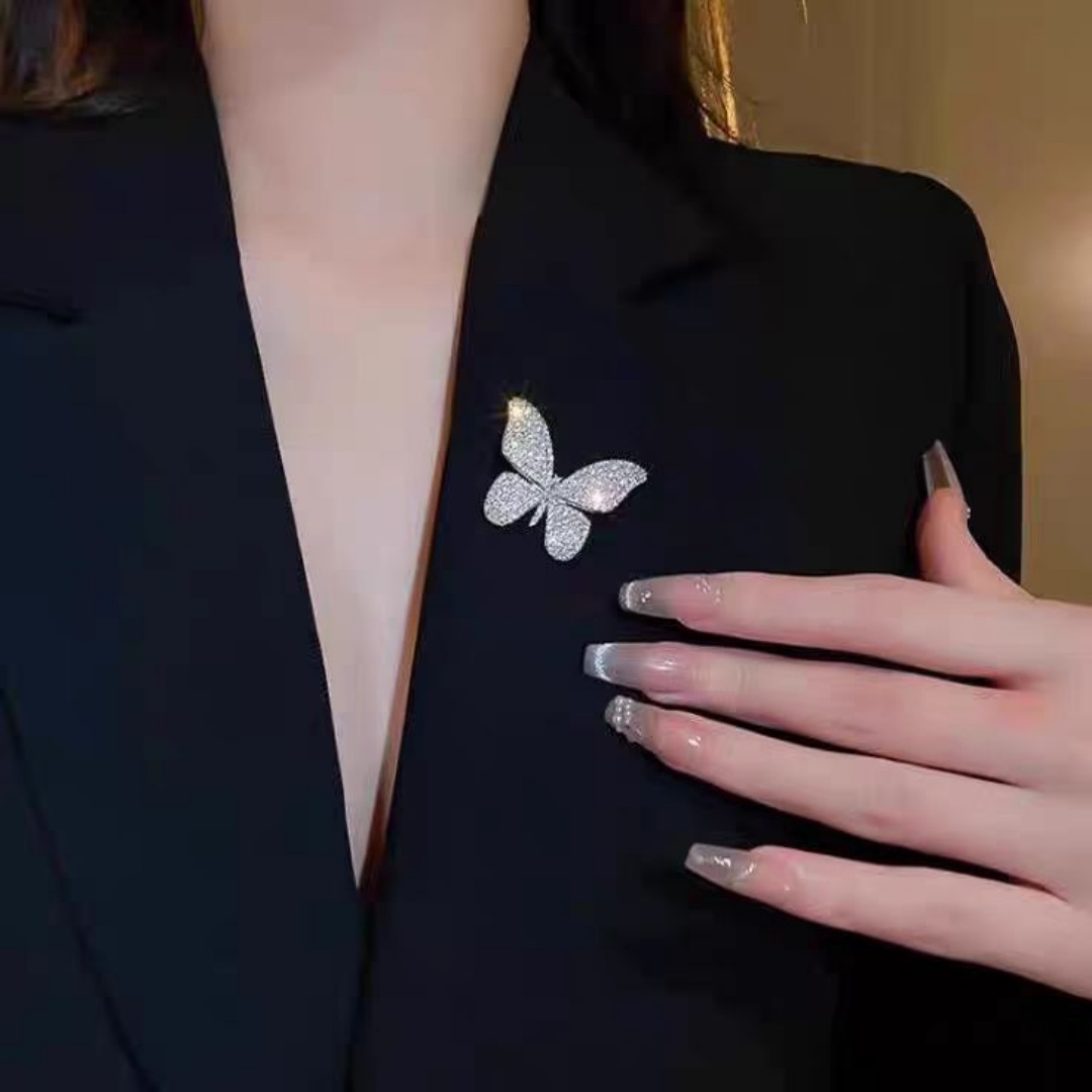 女性用の新しいフルダイヤモンドの超輝き蝶ブローチ、フォーマル - High End Women'S Formal Wear のレビューと価格