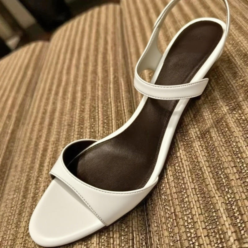 ファッショナブルな子猫ヒールデザインブランドサンダル レディ - Kitten Heel Women のレビューと価格